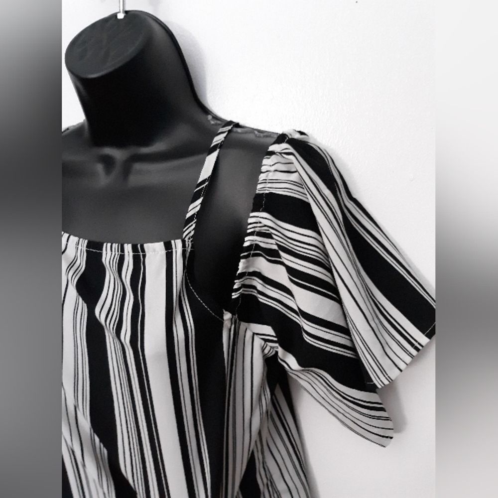 Crave Fame by Almost Famous cold shoulder top - Picture 2 of 5